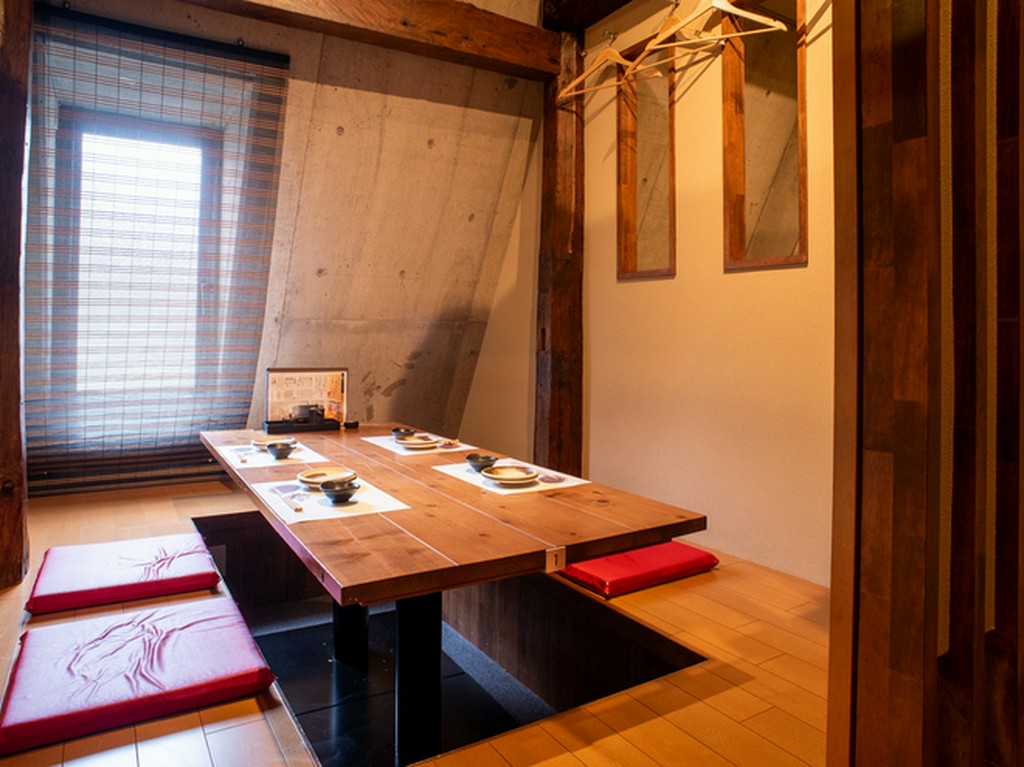 2F：掘りごたつ席（４名席）