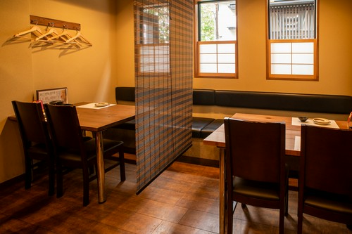 1F：テーブル席（4名席）