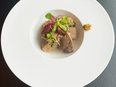 ホロホロ解ける食感に驚き『牛ホホ肉の柔らか煮』