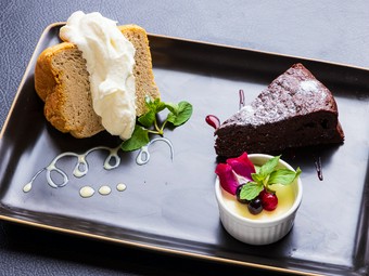 あれもこれも食べたい！華やかさに気分も上がる『デザート盛り合わせ』