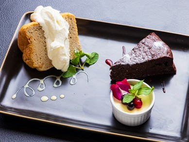 あれもこれも食べたい！華やかさに気分も上がる『デザート盛り合わせ』