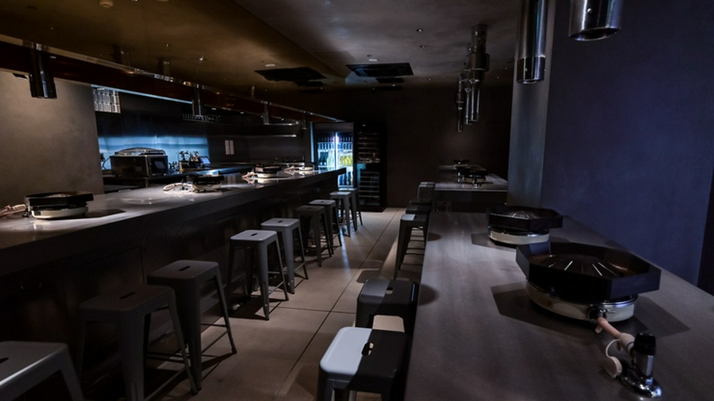 クール＆スタイリッシュな空間で新感覚の焼肉を味わう