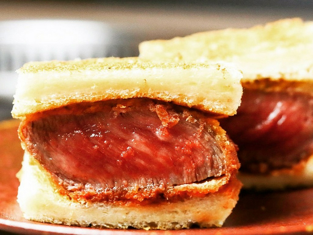 Bコースだけで味わえる、特別な一品『シャトーブリアンのカツサンド』