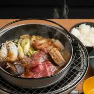 食にも空間にもこだわりを散りばめたお店は、ゲストを招いてのカジュアルな接待にも心強い存在。和牛・すき焼きなど、日本ならではの食文化を気軽に楽しめるため、海外からのゲストへの“おもてなし”にも最適です。