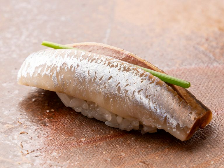 江戸前寿司の伝統的な技法を用いて、あらゆるネタを満喫