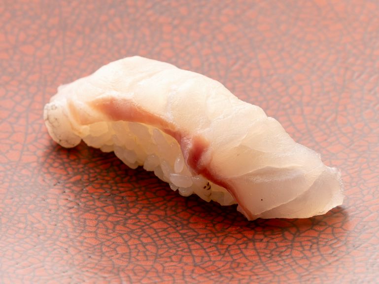 上質な脂で、口の中で溶けるような舌触りが楽しめる『クエ』