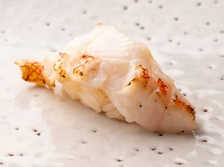 一口ごとに身と皮とのバランスの良さが広がっていく『キンキ』