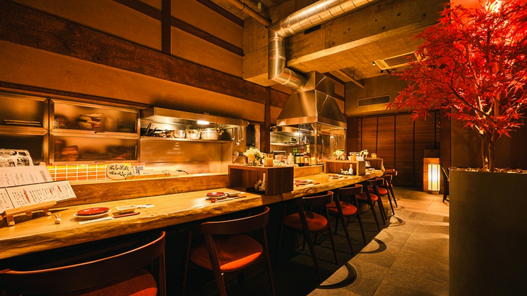 デートにぴったり！季節野菜の炉端焼きを、オシャレな雰囲気で