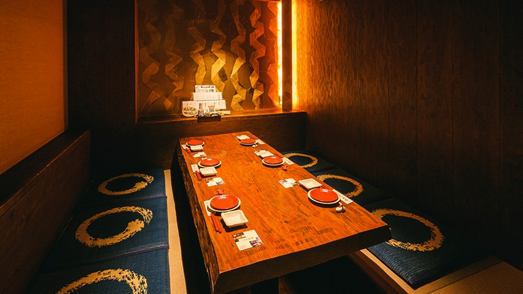 デザイナーのセンスが光る、オシャレで落ち着いた店内