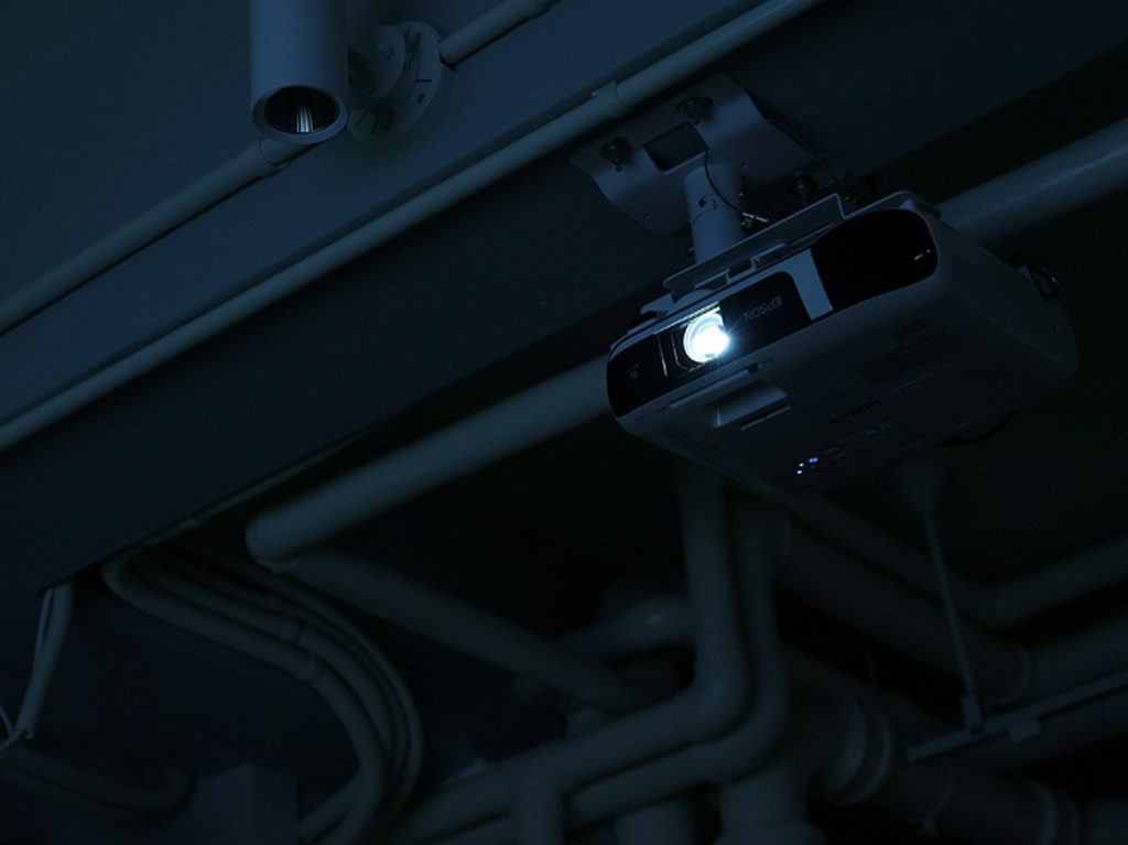 プロジェクター、マイクなどお好きに使用していただけます。