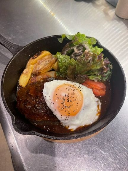 黒毛和牛プレミアムハンバーグ(100g)ランチ