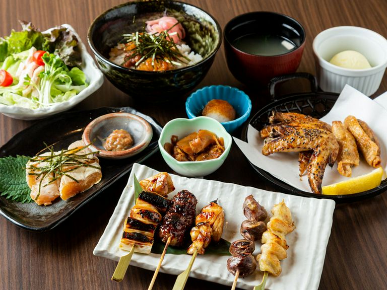 旨い鶏とくつろぎの個室。家族団欒の一時にも活躍するお店