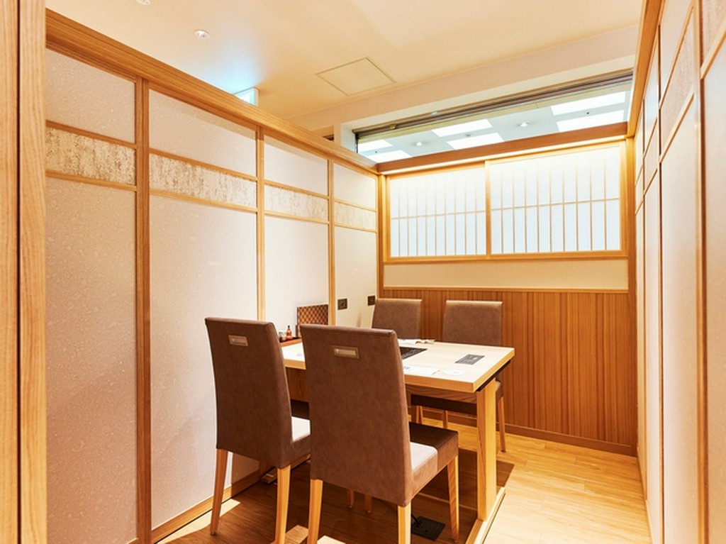 プライバシーを大切にできる、洗練された半個室