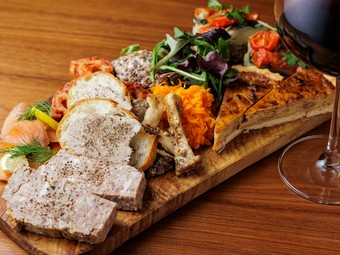 いろんなおいしさ、少しずつ『前菜の盛り合わせ』