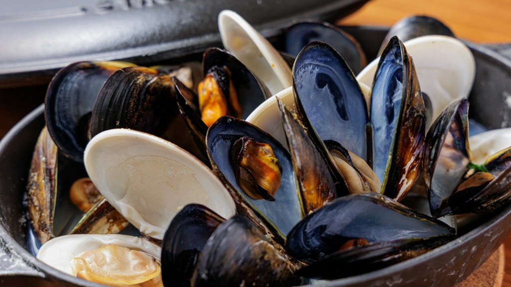 ムール貝の香草バター蒸し
