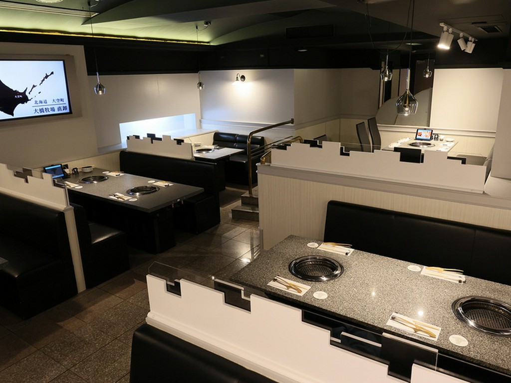 すすきの駅から歩いて3分ほどの【北海道焼肉　かねうし】