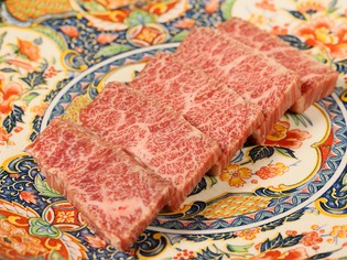 大橋牧場の「知床牛」を一頭買い。国産牛ホルモンを贅沢に味わう