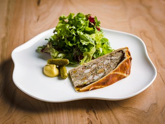 ロブションと古典のレシピをハイブリッドさせたオリジナルの『パテ・アン・クルート』