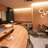 ベビーカーのまま入店できるので、ママ同士の会話や子どもと一緒の食事も楽しめます。季節ごとのメニューも揃っており、家族でのんびり過ごすのにぴったり。おしゃべりや休憩に、気軽に立ち寄れます。