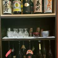 焼酎は全24種類、日本酒は3種類を季節ごとに用意