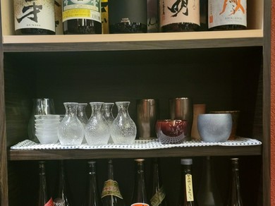 焼酎は全24種類、日本酒は3種類を季節ごとに用意