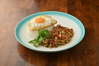 GAI GAPAO  STIR FRIED MINCED CHICKEN WITH BASIL

