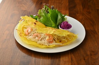  バインセオ「ベトナム風お好み焼き」