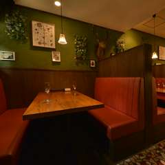 店主厳選ワインと多彩なビール。今夜の気分に寄り添う一杯