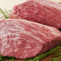 豊かな自然で育まれ、口の中でとろける飛騨牛