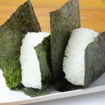 親子2代でお世話になっている千葉のお米問屋さんからおにぎりにはコレ！という美味しいお米を仕入れています。
おかずは各種用意してあります。
１個：税込418円～