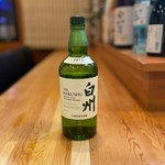 南アルプスの天然水を仕込み水に、“森の蒸溜所”で生まれたモルト原酒だけでつくるシングルモルトウイスキーです。