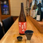 日本酒度＋10の辛さの中に、スッキリした心地よい香りが漂い、酒こまちの旨味コクがジワリ押しよせます。辛口派にはぜひお試し頂きたい推奨の一本です。