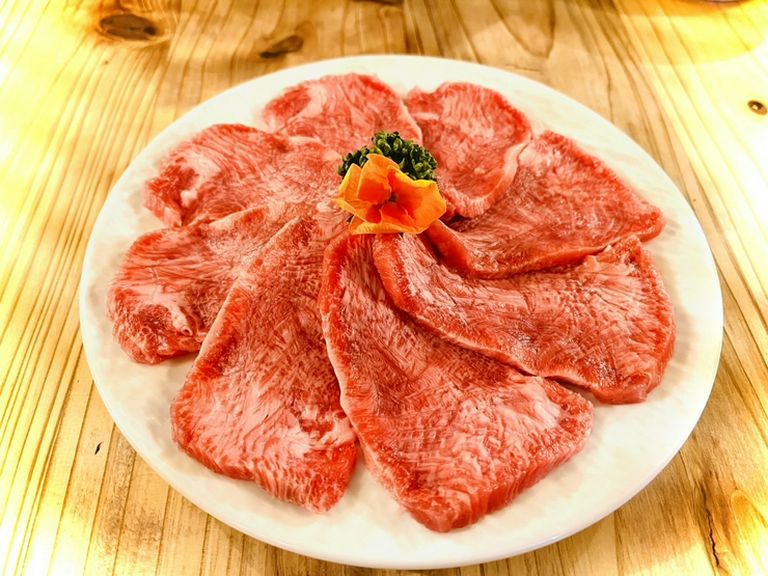 厚みが旨さを引き立てる、噛むほどに魅力が深まる『上タン塩』