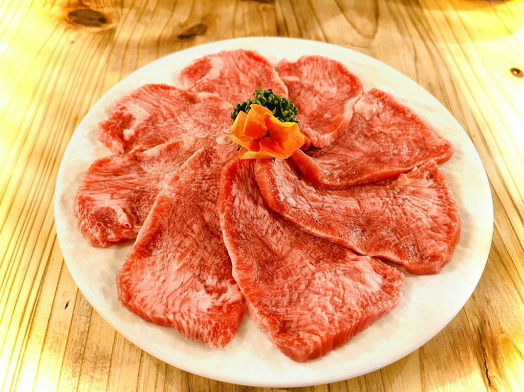 厚みが旨さを引き立てる、噛むほどに魅力が深まる『上タン塩』