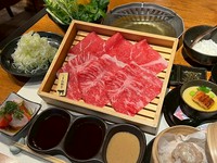 厳選した牛の柔らかくジューシーな赤身の味を追求。風味豊かな味わいと旨みを堪能できます。