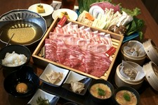 厳選牛、奥出雲ポークを含んだ団体様用のコースです。※お値段に飲み放題は含まれておりません。

