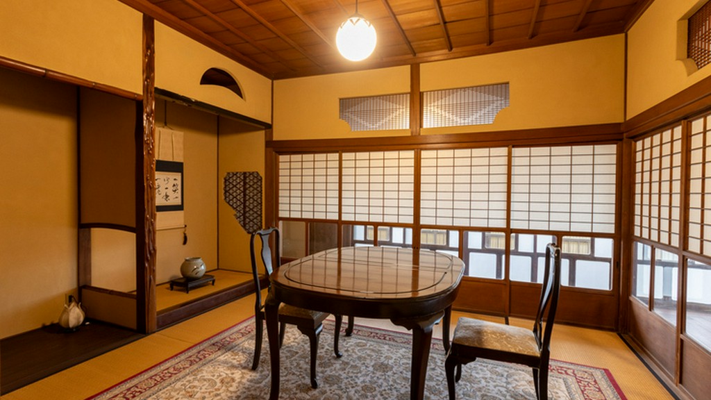 手を伸ばせば届く距離、耳に心地良い会話の余韻が思い出に