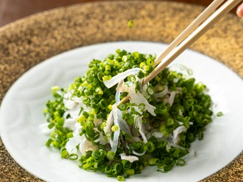 シンプルながら奥深い味の重なりがあり、ふぐの魅力を引き出した『とらぶつ』