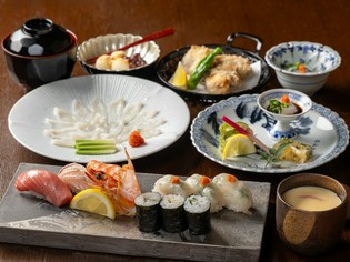 下関のふぐ、唐戸・仙崎などの漁港で競り落とされ海の幸