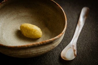 口いっぱいに広がる奥深い風味に驚く、素材の持ち味を追求して誕生した『焼きなすのアイスクリーム』