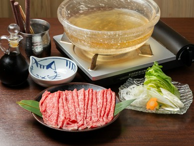 厳選和牛やブランド豚で、一味違うしゃぶしゃぶ・すき焼きを体験