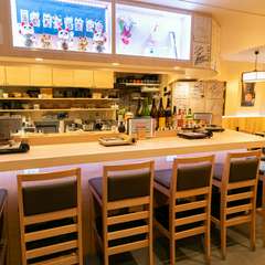 カウンター席で楽しむ、贅沢なお一人様