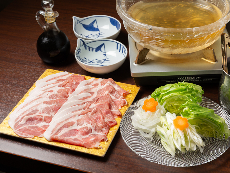 Carefully selected Wagyu beef and special pork shabu-shabu course