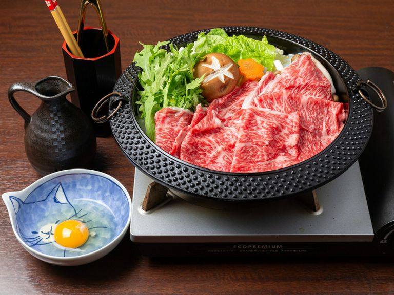 日本が誇る食文化を楽しむ『すき焼き』
