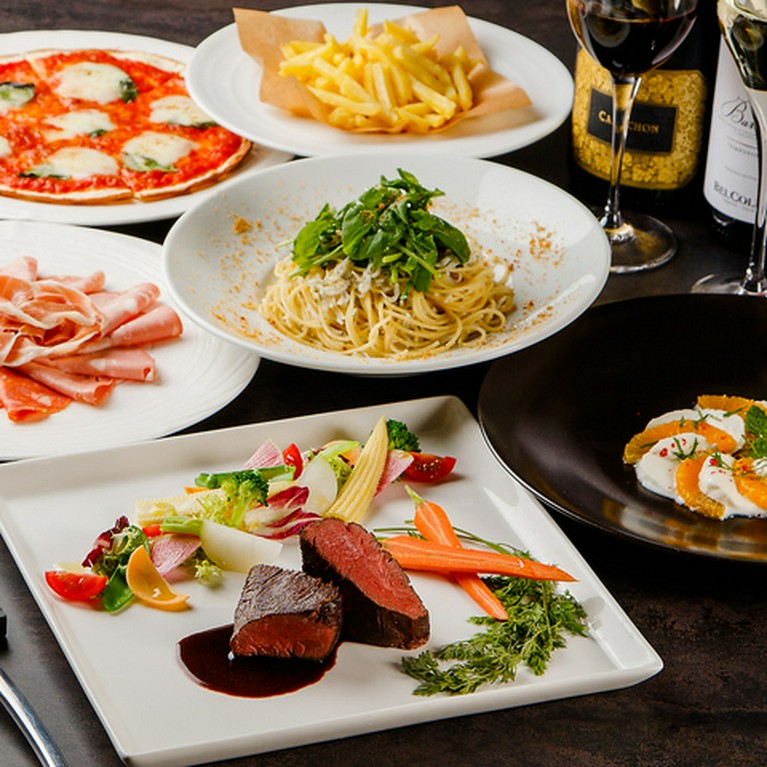 お得感抜群、いろいろな料理を堪能できる『150分飲み放題付き！パーティープラン5500円』