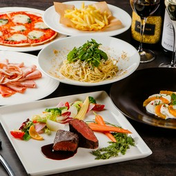 お得感抜群、いろいろな料理を堪能できる『150分飲み放題付き！パーティープラン5500円』