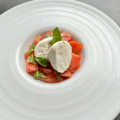 素材を活かす料理で、食材はこだわったものをチョイス