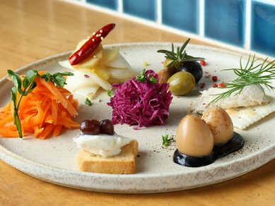 地元＆世界の上質食材で紡ぐ、季節感あふれる創作料理が充実