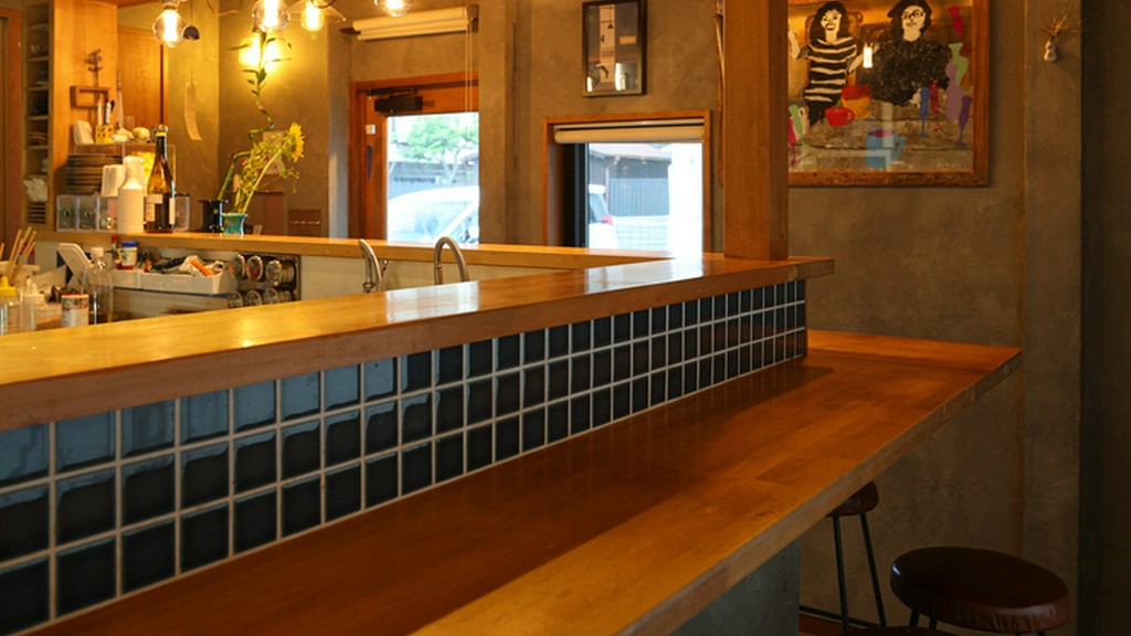 古民家をリノベーションしたindigoワールドで思い思いに憩える