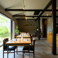 時には夫婦のデートに。軽やかに流れるようなコース料理を堪能